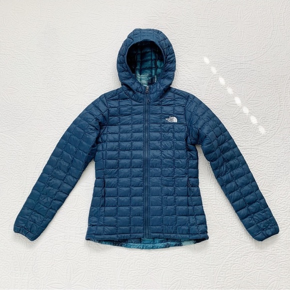 The North Face Women's Thermoball‎ Eco Hoodie Jacket - Picture 2 of 6